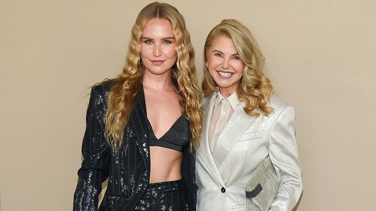 You are currently viewing Christie Brinkley mistaken for her daughter in new Instagram post