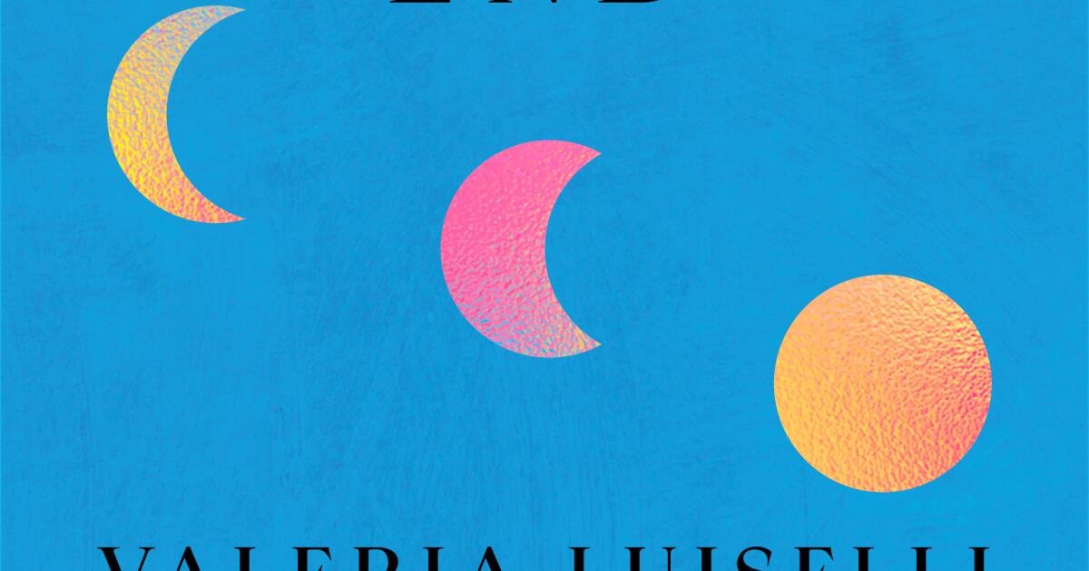 You are currently viewing How Polaroids, Proteus and Pliny the Elder helped Valeria Luiselli write her new book