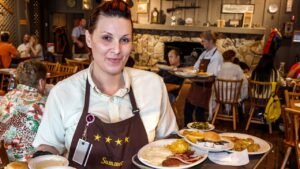 Read more about the article Cracker Barrel fans want Sunrise Sampler and classic sides back on menu