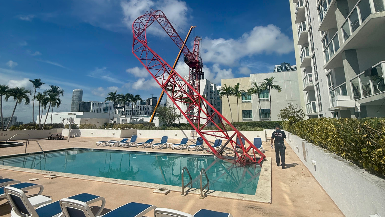 You are currently viewing Miami crane collapse drops arm onto luxury condo pool, no injuries