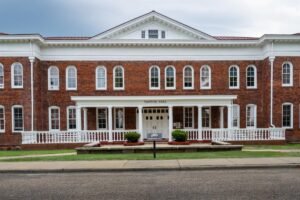 Read more about the article Alabamaâs Tuskegee University demands students wear business suits, bans certain headwear in controversial new dress code