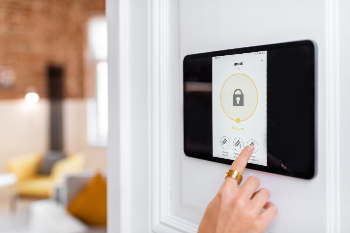 You are currently viewing Sellers are using smart cameras to eavesdrop on homebuyers â but listening in comes with  risks