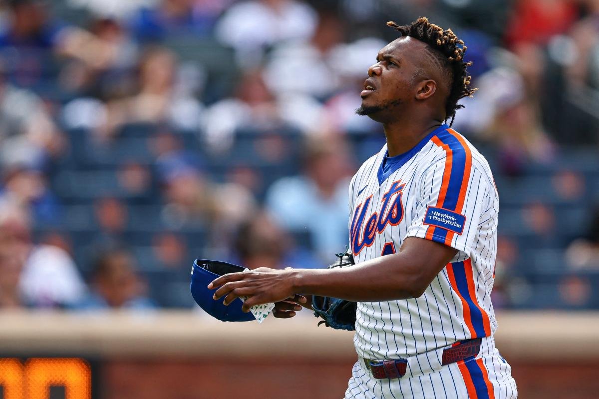 You are currently viewing Mets trade Huascar Brazoban to White Sox in early morning deal as deadline sell-off continues