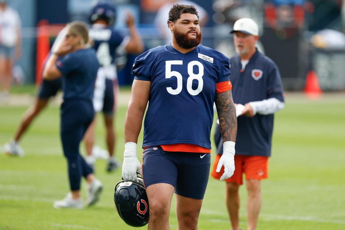 You are currently viewing Bears give emerging star tackle Darnell Wright record-breaking four-year, $116 million deal