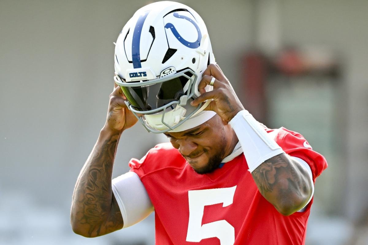 You are currently viewing Anthony Richardson having a ‘roller coaster’ training camp — with incredible highs and ‘bobbled’ snap lows