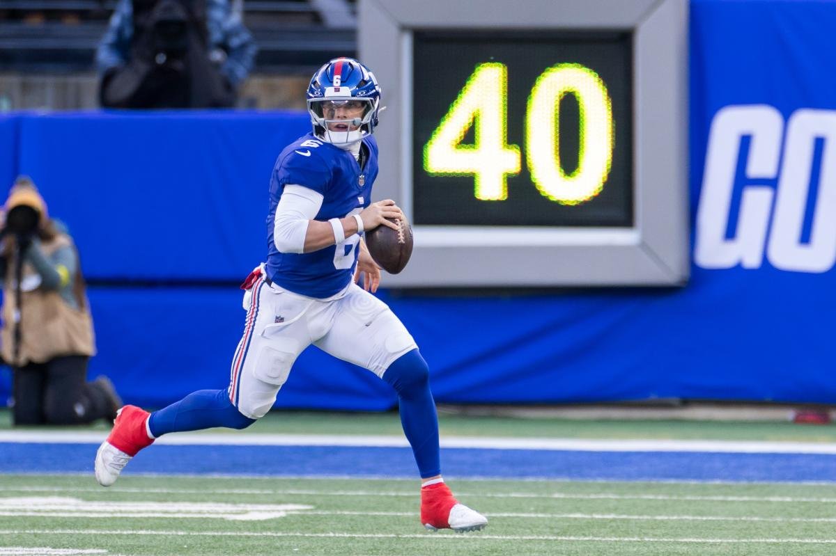 You are currently viewing Why Jaxson Dart’s feet hold the key to his Giants Year 2 jump