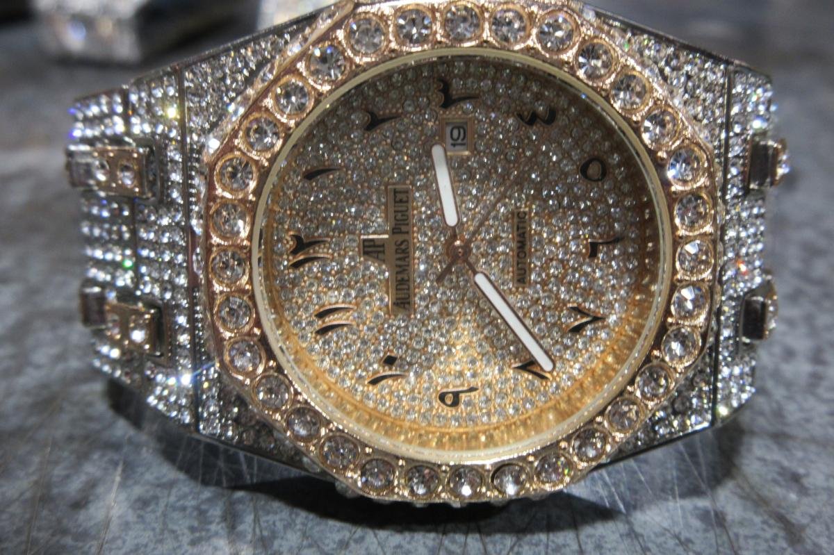 You are currently viewing US seizes another massive haul of fake luxury watches headed for NY and worth $43M if real: ‘Criminals try to scam shoppers’