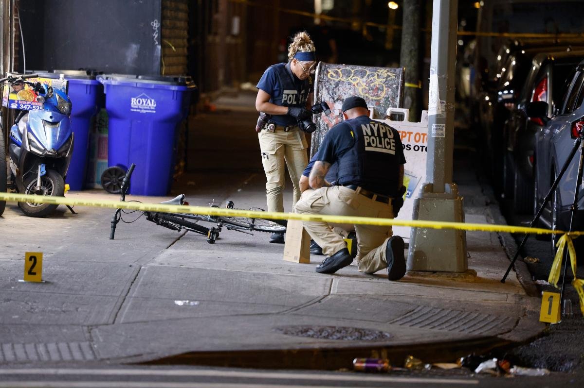You are currently viewing NYPD chief lauds force for record drop in July shootings