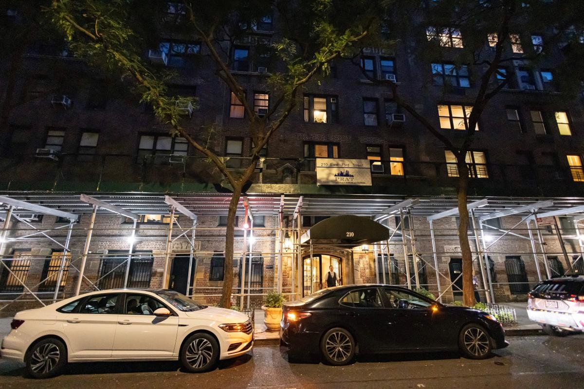 You are currently viewing Woman, 66, allegedly stabs another woman  at exclusive Upper East Side apartment building