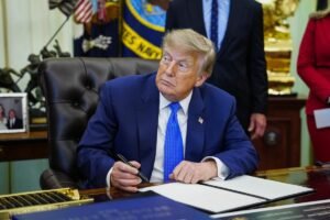 Read more about the article Trump’s passive war strategy: Letters to the Editor — Aug. 12, 2026