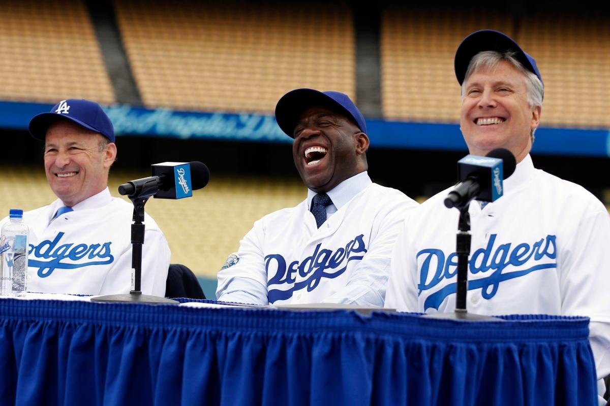 You are currently viewing Mark Walter’s role as Dodgers owner revealed after $12.5 billion Lakers sale