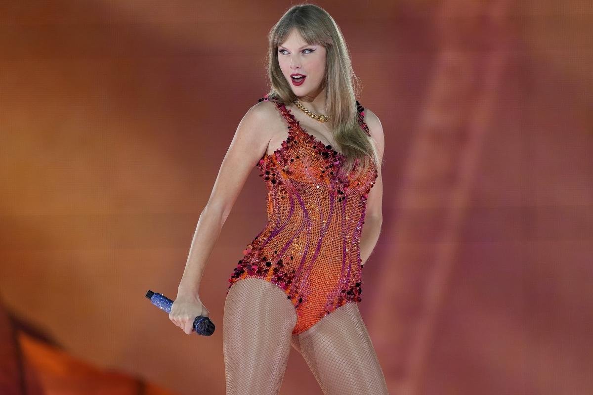 You are currently viewing Greedy Democrats are taking aim at Taylor Swift â and you’re next
