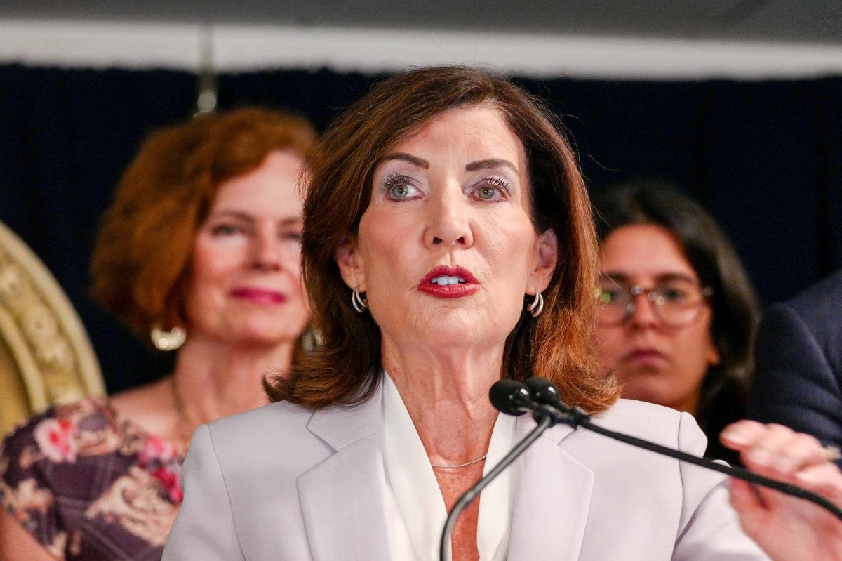 You are currently viewing Kathy Hochul’s cynical ‘sanctuary’  policies put NY kids at risk