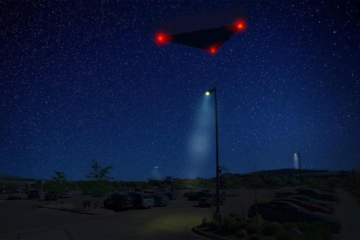 You are currently viewing Department of War investigating mysterious triangle UFO videos after Post report