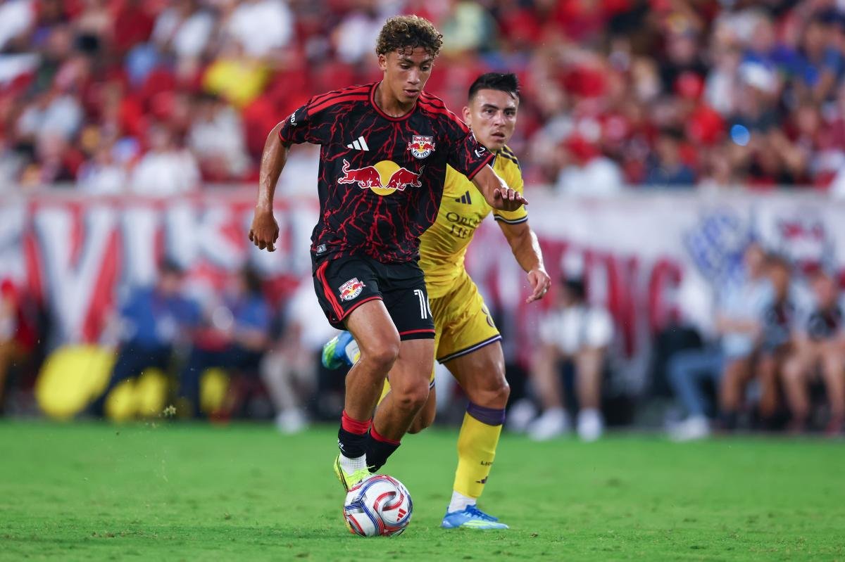 You are currently viewing Red Bulls’ Julian Hall still ‘in between’ on World Cup call with USMNT, persistent Poland both options