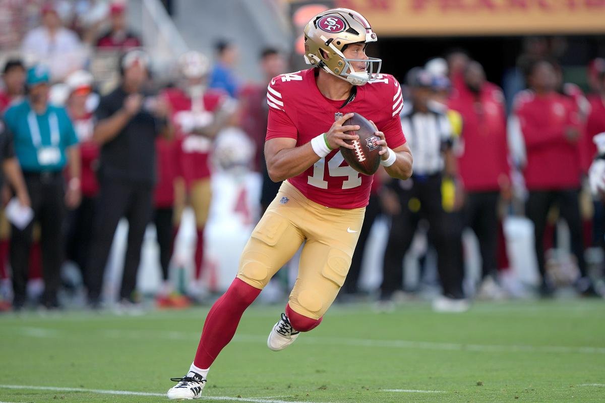 Read more about the article 49ers QB discharged from hospital amid rib injury in preseason opener
