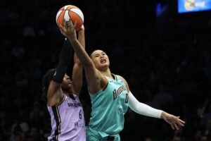 Read more about the article Satou Sabally’s concussion battle feels unfair — but it’s right for her to prioritize health