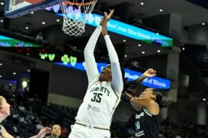 Read more about the article Jonquel Jones exits loss with ankle injury in Liberty concern