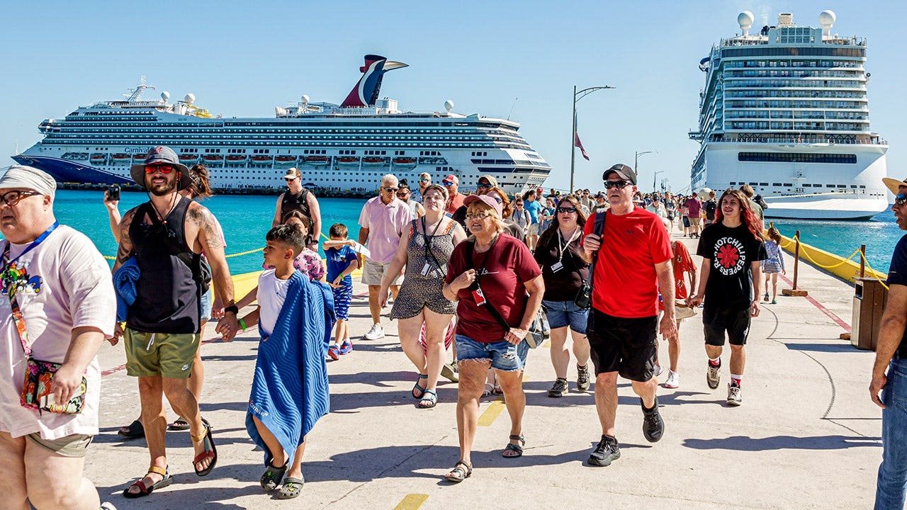 You are currently viewing Mexico doubles cruise passenger port fee to $10 with more hikes ahead
