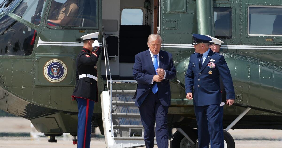 Read more about the article FAA investigating why a plane was allowed to take off as Trump’s helicopter approached
