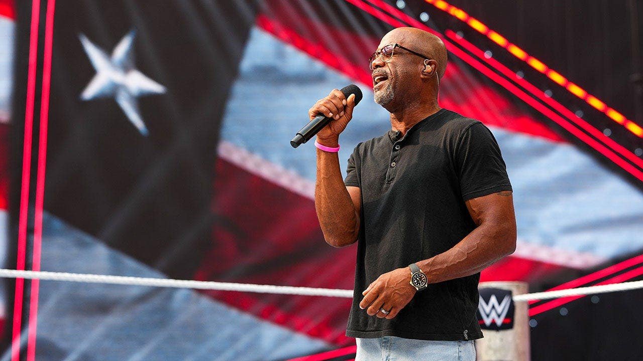 You are currently viewing WWE SummerSlam: Darius Rucker sings the national anthem before the PLE