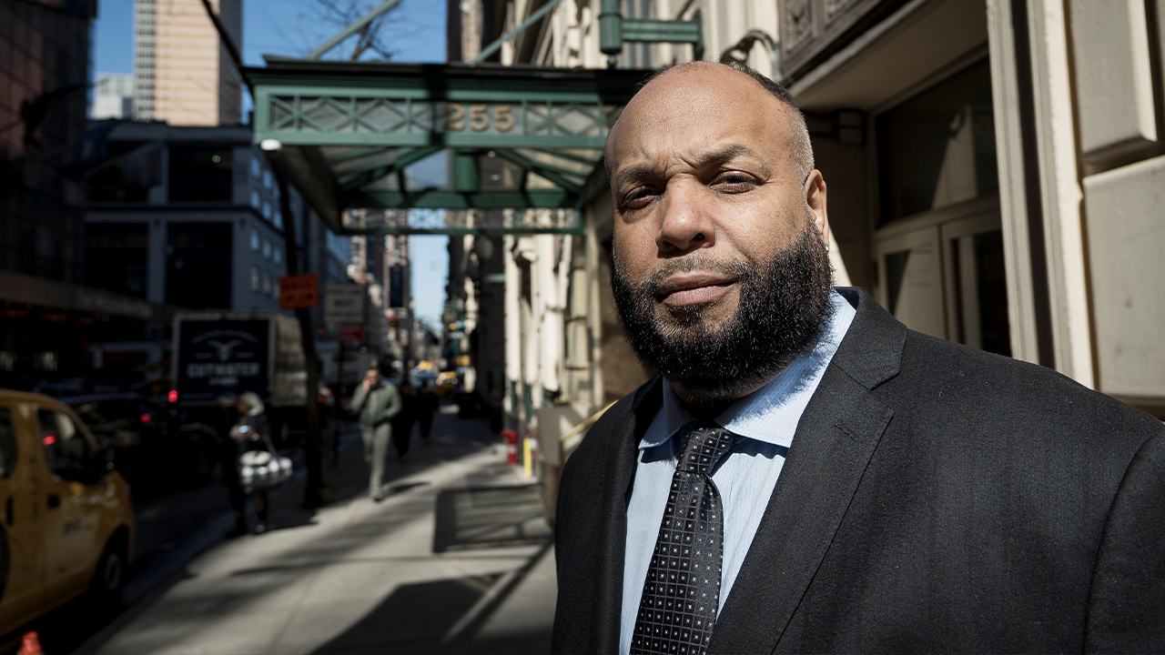 You are currently viewing Derrick Parker, NYPD’s ‘Hip-Hop Cop’ and cold case detective, dies at 65