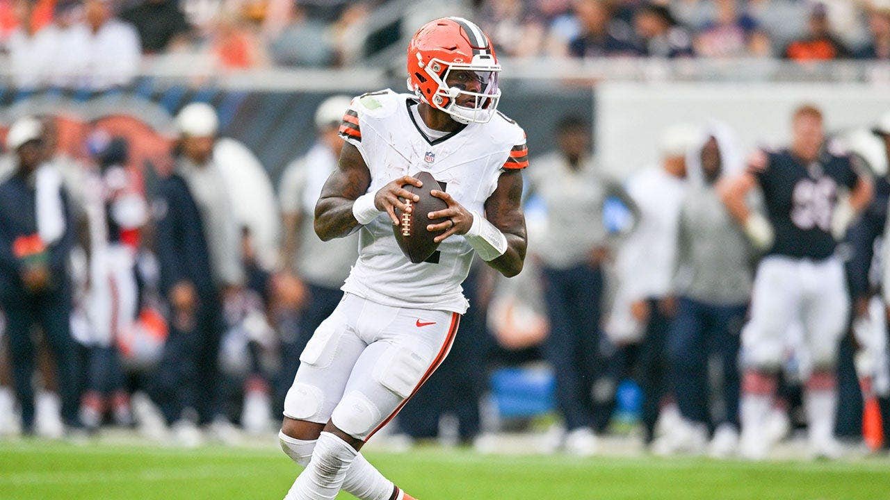 You are currently viewing Deshaun Watson’s first game since 2024 a success because he wasn’t as bad as Shedeur Sanders or Dillon Gabriel