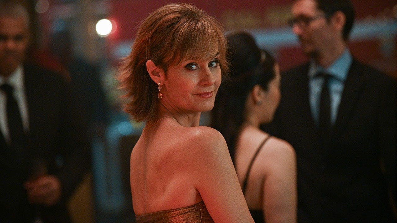 You are currently viewing ‘Fire Country’ star Diane Farr leaves LA for Washington and Vancouver