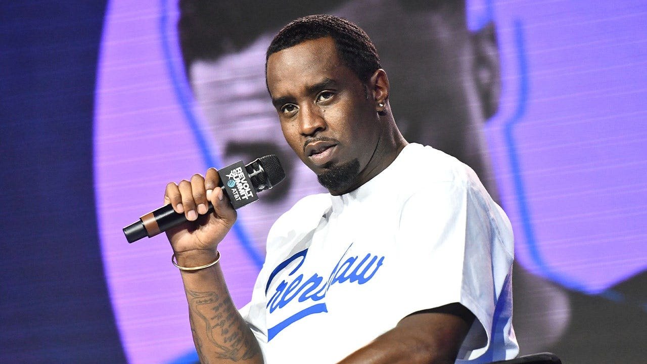 You are currently viewing Diddy’s federal prison release delayed after reported prison fight