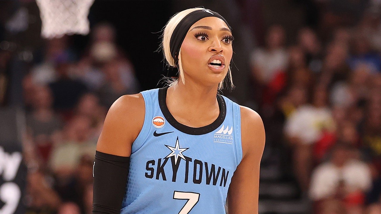 You are currently viewing DiJonai Carrington, who declared ‘White privilege’ after ejection, plays vs Storm as WNBA remains silent