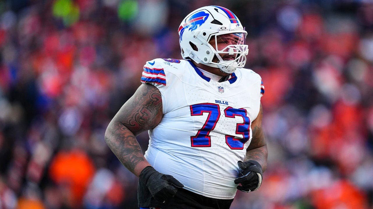 Read more about the article Bills’ Dion Dawkins sparks intense debate after picking up his dog’s poop on practice field