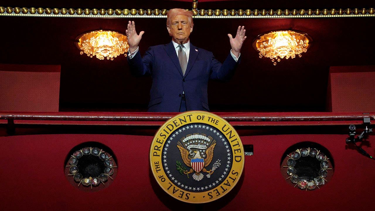 You are currently viewing Kennedy Center board votes to name plaza after Trump amid renovation