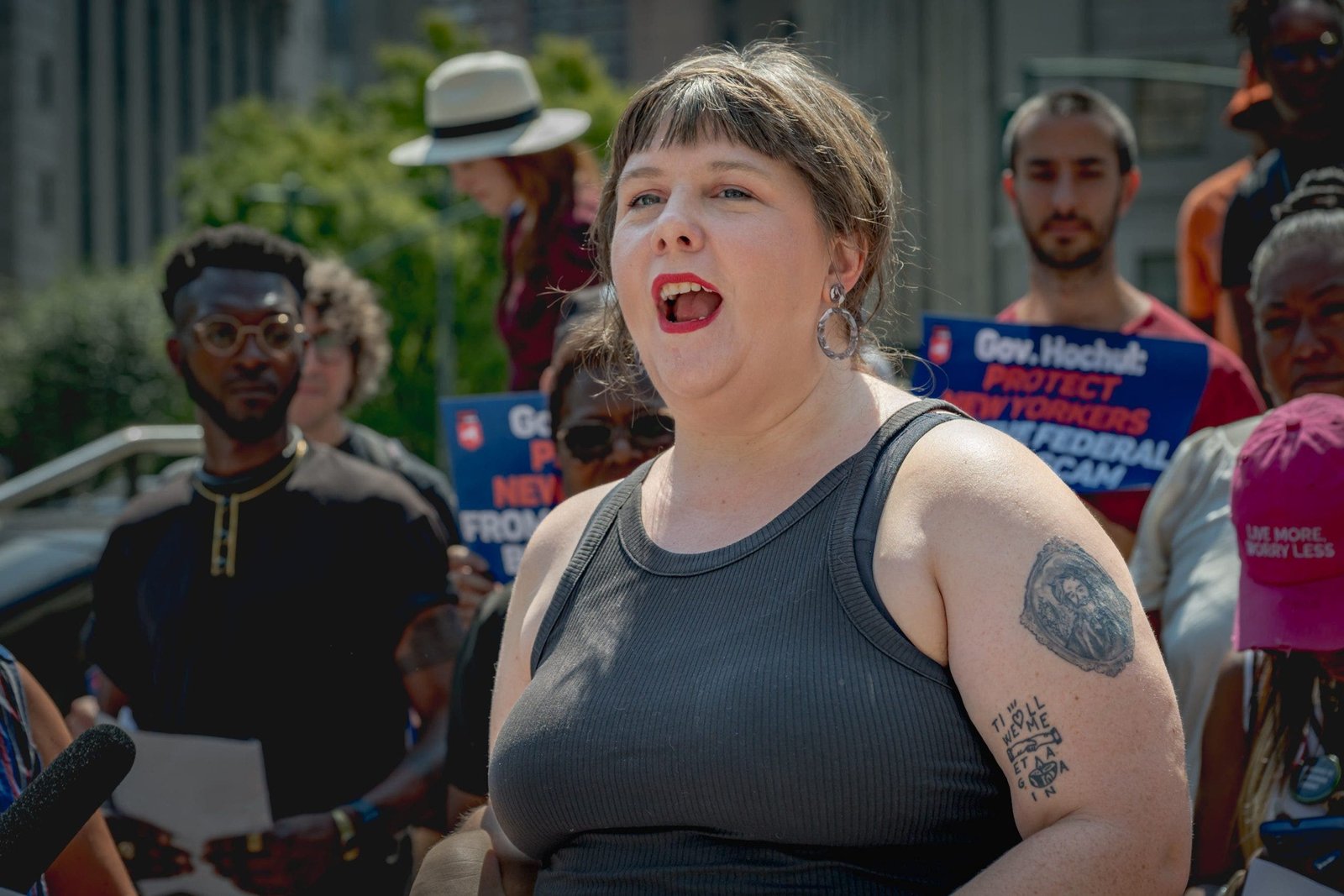 You are currently viewing NYPD, ex-prosecutor slam NY lawmaker over broken windows policing