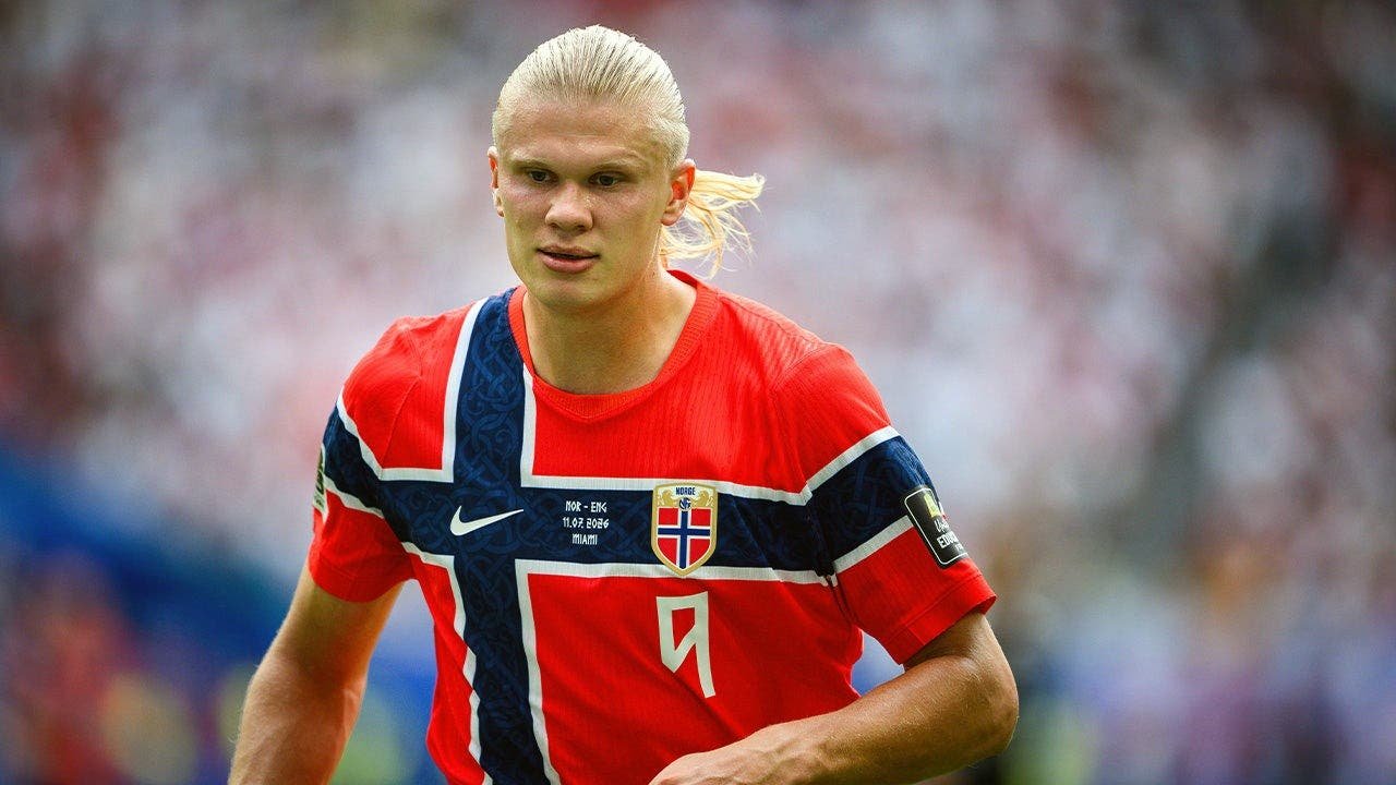 You are currently viewing Norwegian soccer star Erling Haaland’s top-tier summer continues, snags pinnacle of celebrity photo-ops