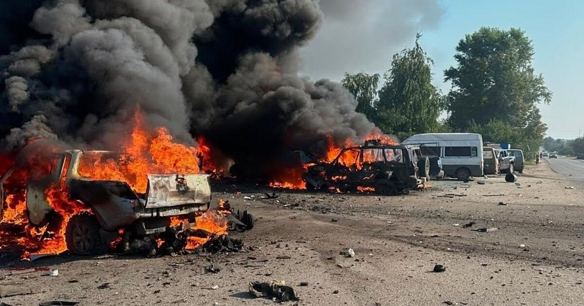 You are currently viewing Ukraine aims a drone blitz at Moscow as Russian missiles kill 10 in a Ukrainian village