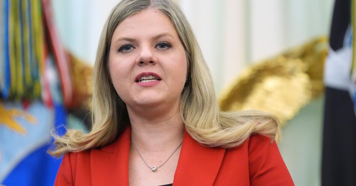 You are currently viewing Trump picks Dr. Heidi Overton, a top White House aide, to lead the Food and Drug Administration