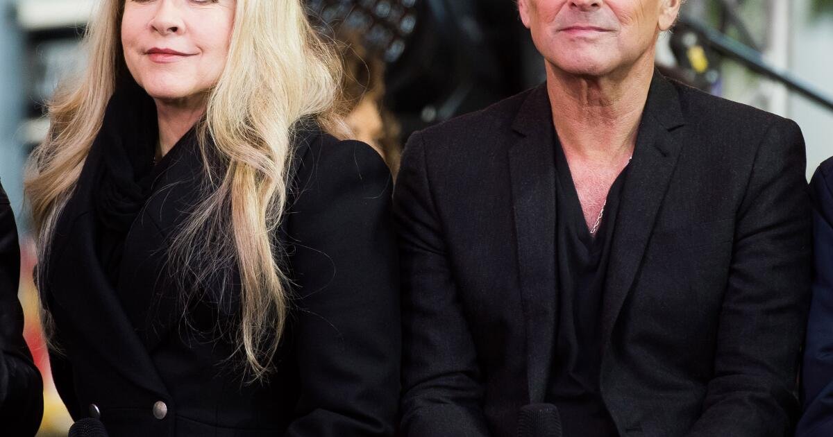 You are currently viewing Time makes you bolder: Lindsey Buckingham says he and Stevie Nicks are ‘talking all the time now’