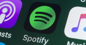 Read more about the article Spotify will now label AI creators posing as human artists