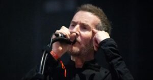 Read more about the article Massive Attack banned from Singapore after displaying Palestinian flag onstage