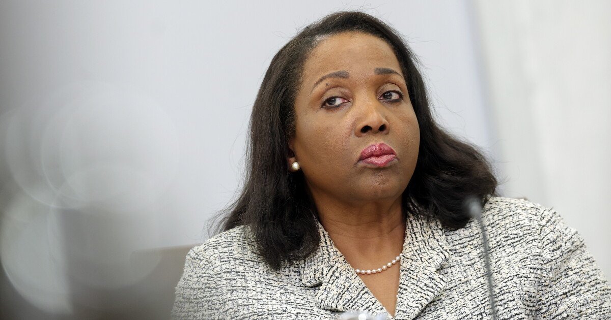 You are currently viewing Trump renews push to fire Fed Governor Lisa Cook