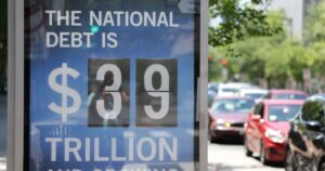 Read more about the article The U.S. debt tops a record-shattering $40 trillion. Yes, with a T.