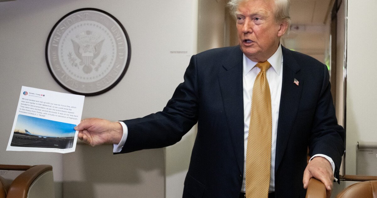 You are currently viewing For sale: early access to Trump’s Truth Social posts