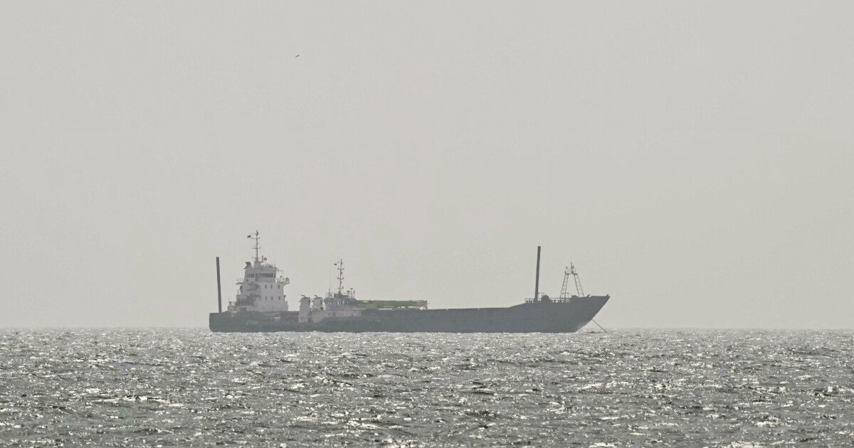 You are currently viewing Iran aims to ban U.S. and Israeli ships from Strait of Hormuz and charge others a toll