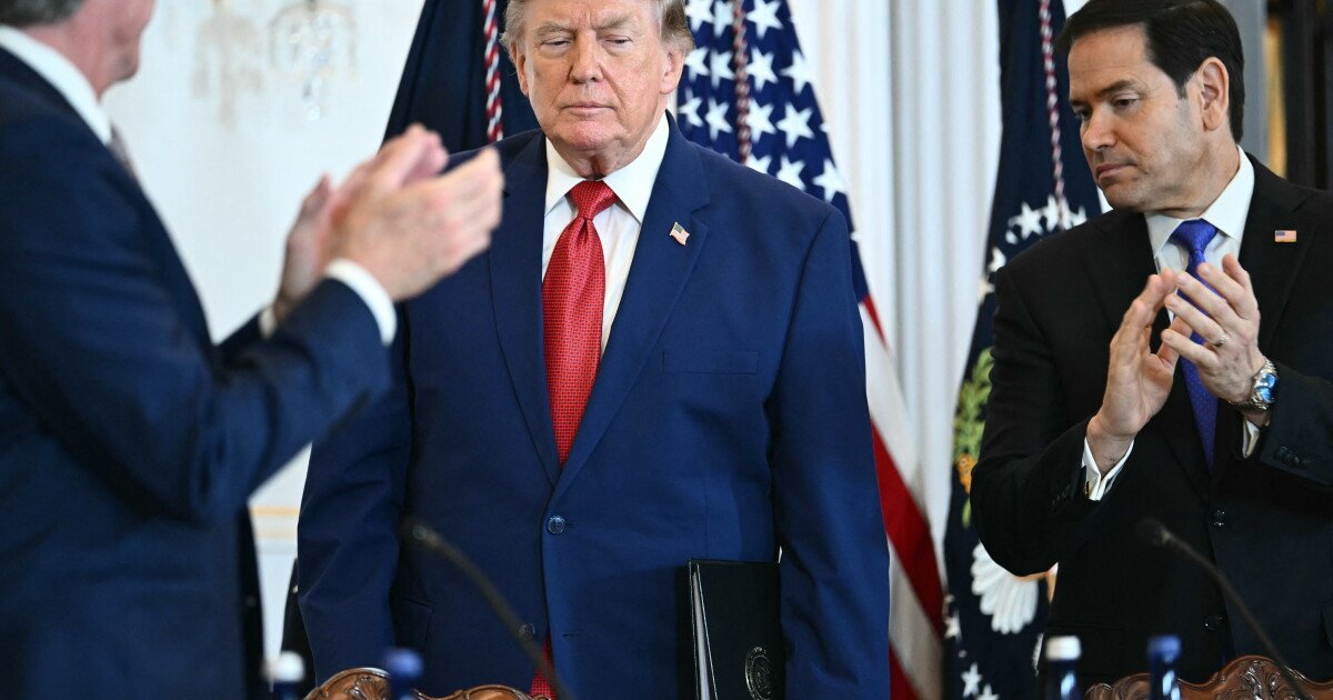 You are currently viewing Haunted by Hoover, Trump searches for an endgame in Iran