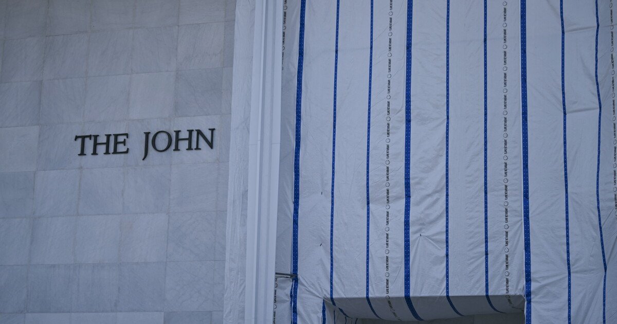 You are currently viewing In new filings, Kennedy Center says it won’t try to put Trump’s name on facade until Sept. 8