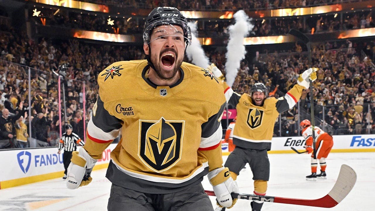 You are currently viewing Vegas Golden Knights unveil quintessentially Sin City center ice design for 10th season