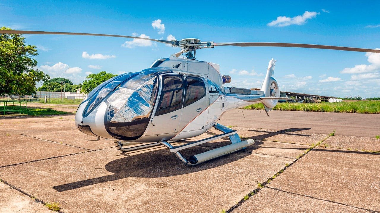 You are currently viewing Wisconsin man flies helicopter to Cabela’s because the drive was too long