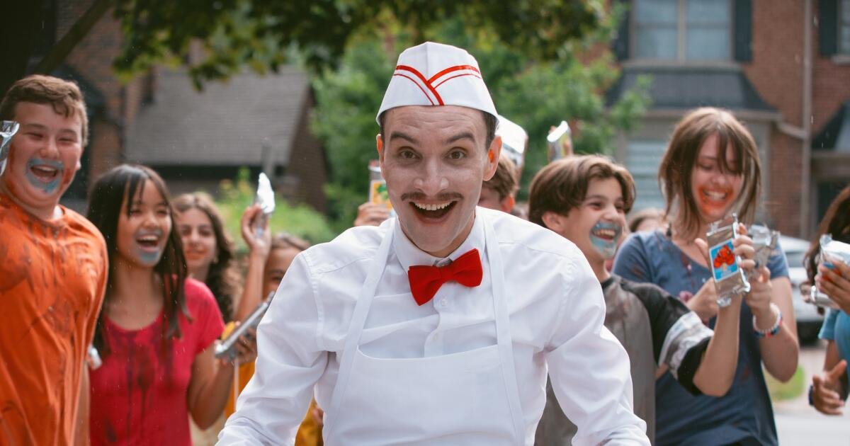 You are currently viewing ‘Ice Cream Man’ review: Eli Roth brings the empty calories