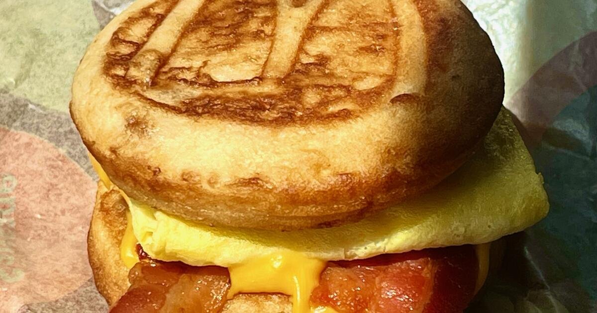 You are currently viewing McGriddles vs. the McMuffin. ‘The Bear’ says one should earn McDonald’s a Michelin star