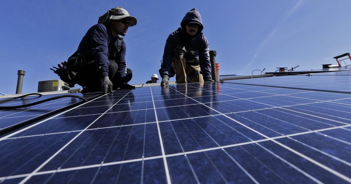 You are currently viewing How a secret 20,000-mile solar supply chain outplayed U.S. tariffs